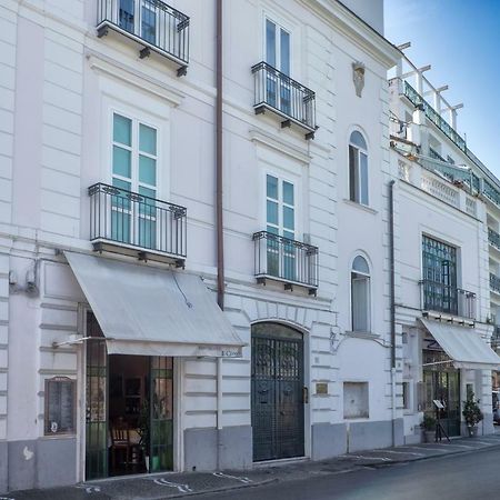 "White Mermaid" - Sorrento Downtown Sea View Apartment Exterior photo