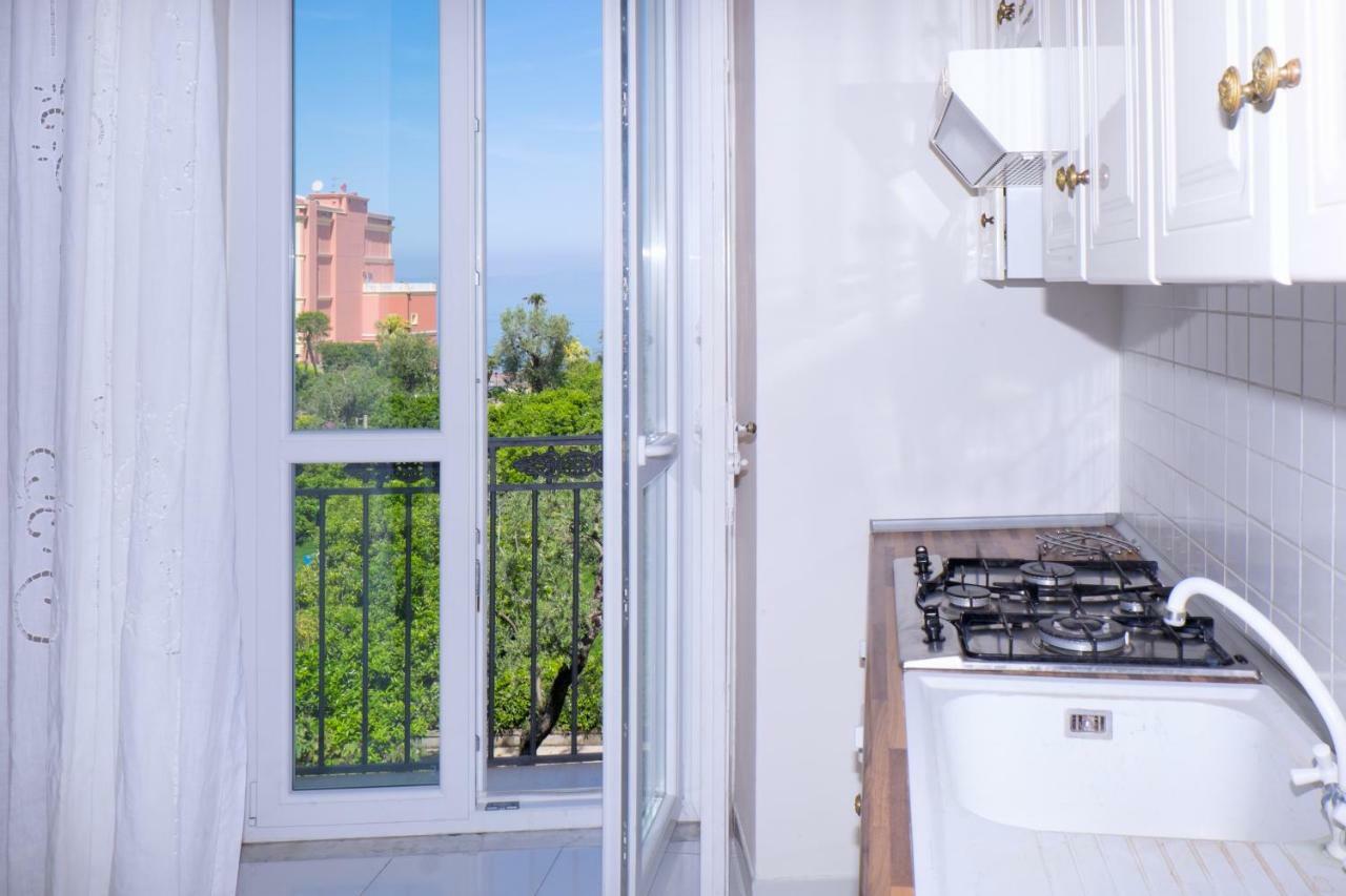 "White Mermaid" - Sorrento Downtown Sea View Apartment Exterior photo
